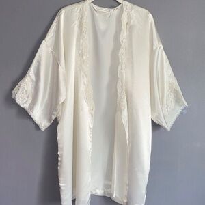 Vtg VICTORIA'S SECRET Sequin Lace Trim Ivory Cream Satin Robe Bridal Robe